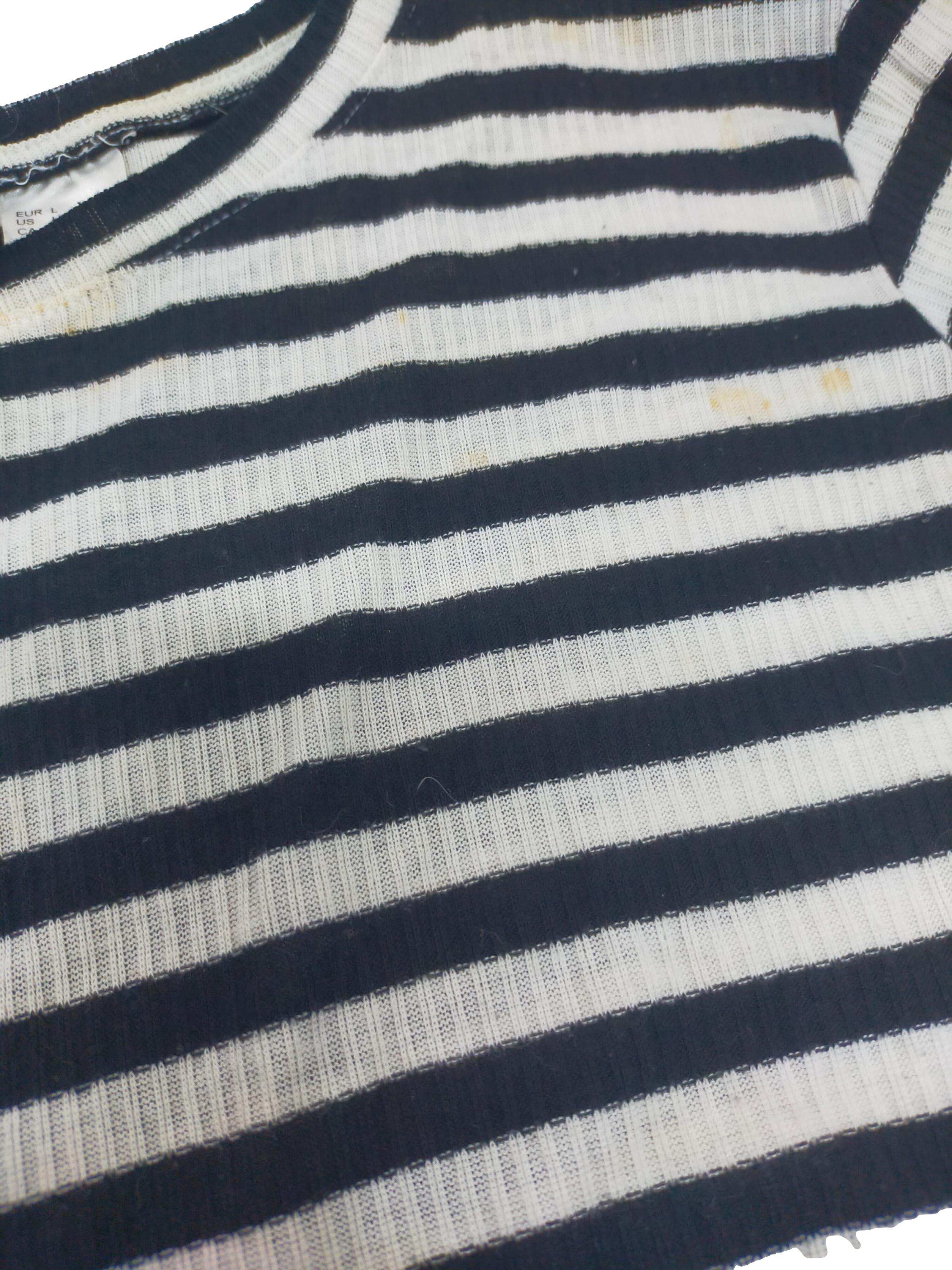 Black White Stripe Pattern Jewel Neck Top