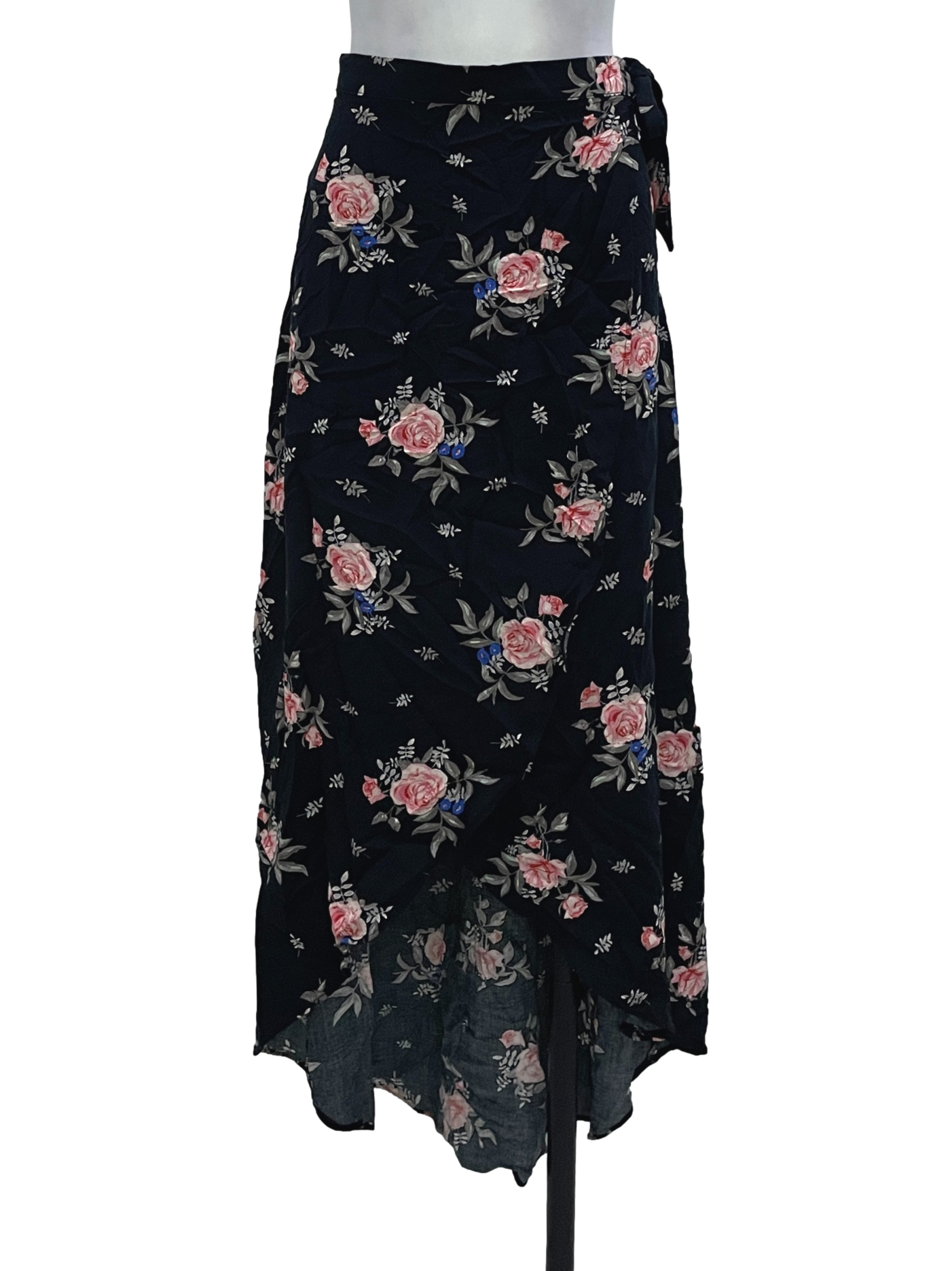 H&M Pitch Black Floral Wrap Skirt | REFASH – REFASH Malaysia